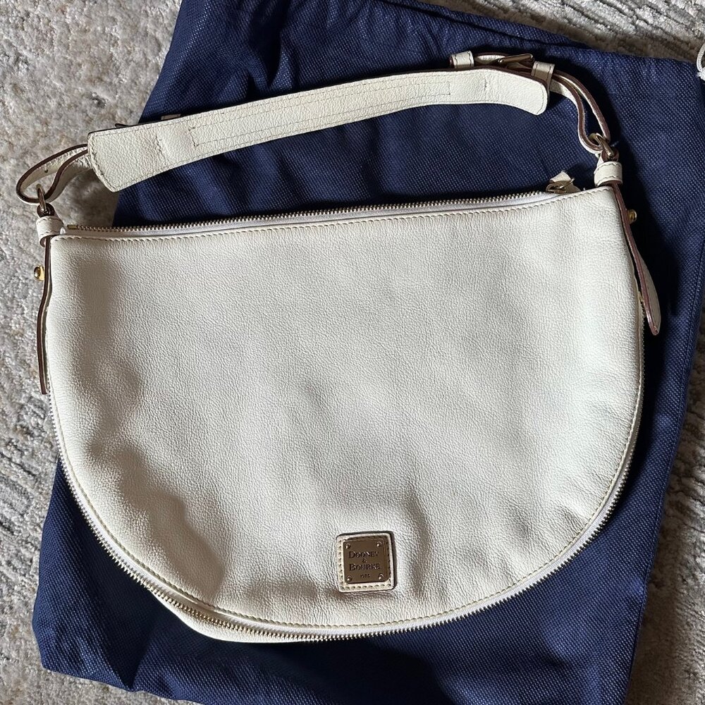 Gently used White Dooney & Bourke hobo
